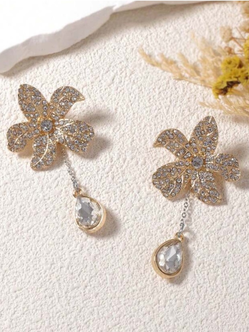 Etoile Royale Gold Luxe Floral Earrings - Picture 3 of 4